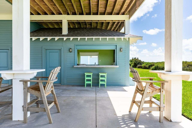 Terrace/patio 4, Dawn Treader 4 Bedroom Home, Galveston