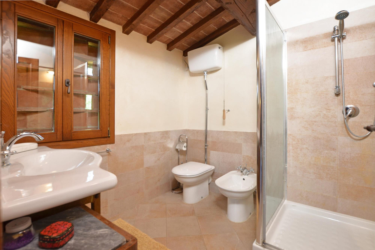Bathroom, Fienile, Pisa