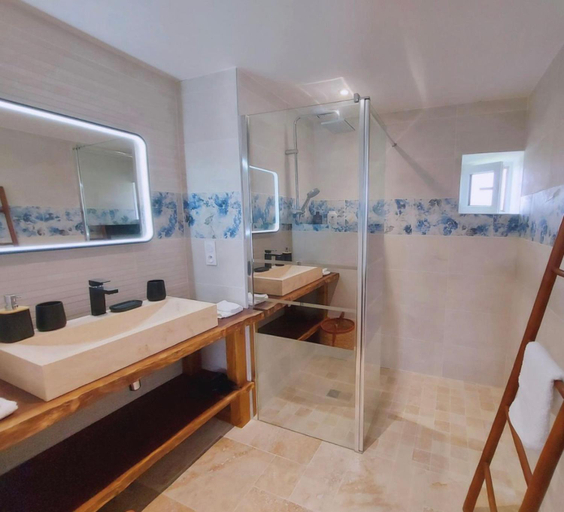 Bathroom 3, Domaine de l'Epinay Houses, Mayenne