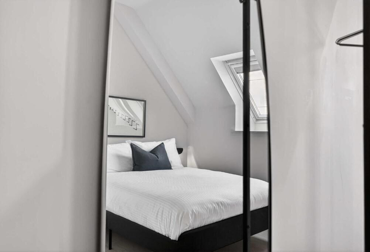 Room 2, Sanctuary Hotel, Aberdeen