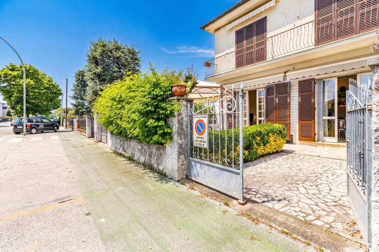 Others 4, Casa Lidia 900m From Sea With Private Garden, Lucca