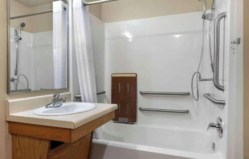 Bathroom 4, Studio 6 Extended Stay Shreveport Airport LA, Caddo