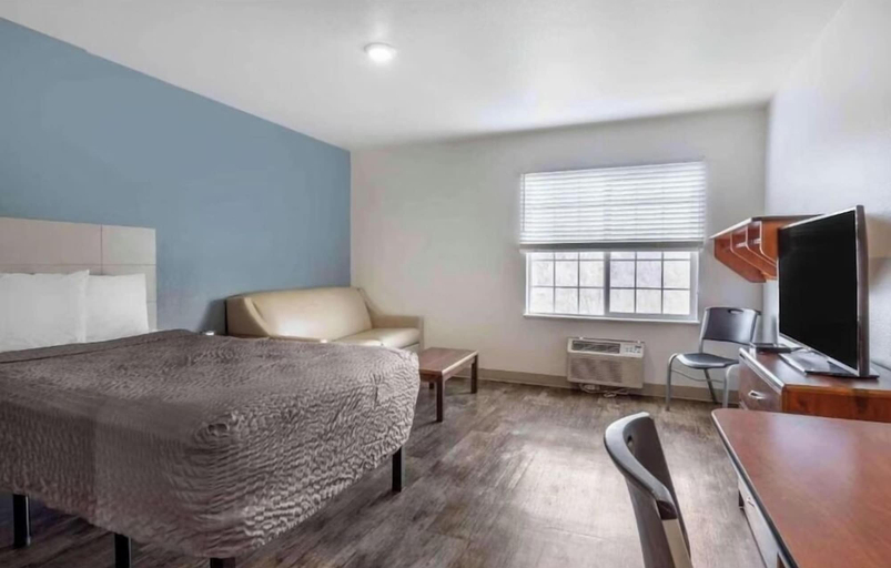 Bedroom 2, Studio 6 Extended Stay Wichita South KS, Sedgwick