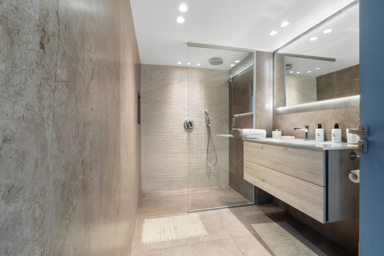 Room 3, 405 Le Blue in Cannes, Alpes-Maritimes