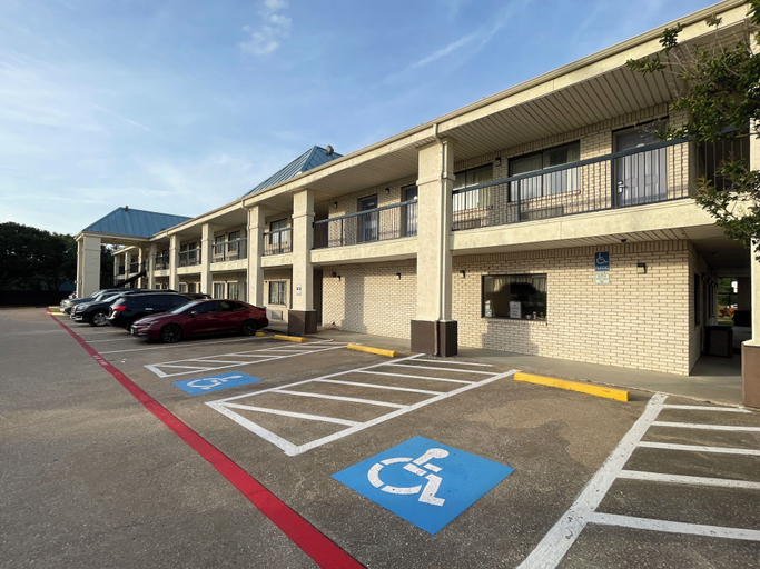 Exterior & Views 2, MESQUITE INN & SUITES, Dallas