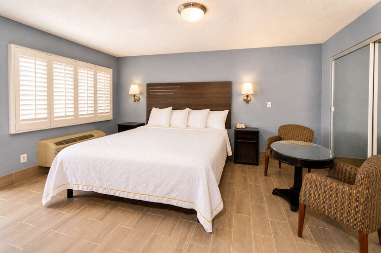 Bedroom 4, Big A Motel & Suites Near Disneyland Orange County, Orange