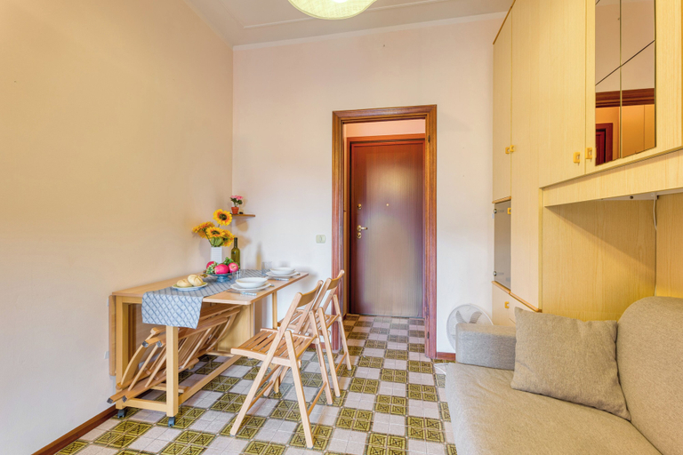 Living area, Il Rifugio - Town Center Apartment With Balcony, Savona