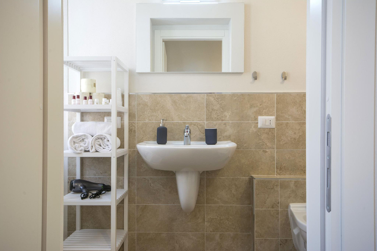 Bathroom 3, Regis Condo, Siena