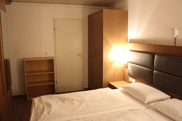 Bedroom 3, Main Appartments Frankfurt Airport, Groß-Gerau