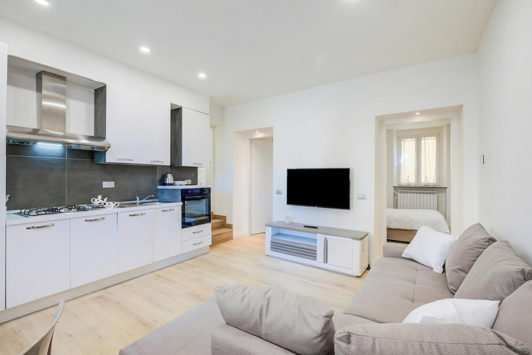 Living area 5, Patty Apartment in Laveno Center & Walk-to-lake, Varese