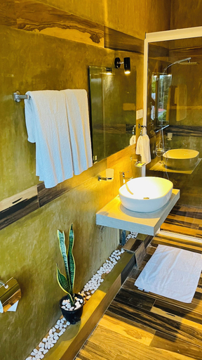 Bathroom 3, 8 Plus Motels, Negombo