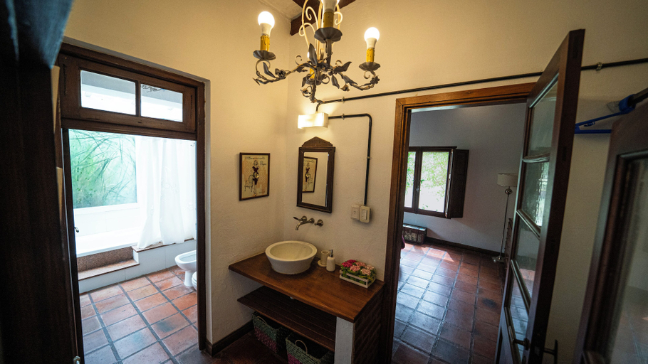 Bathroom 4, La Soleada Polo Ranch, Mercedes