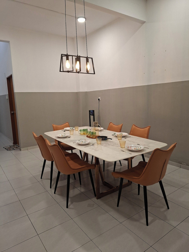 Dining 2, Kuantan putra home, Lipis