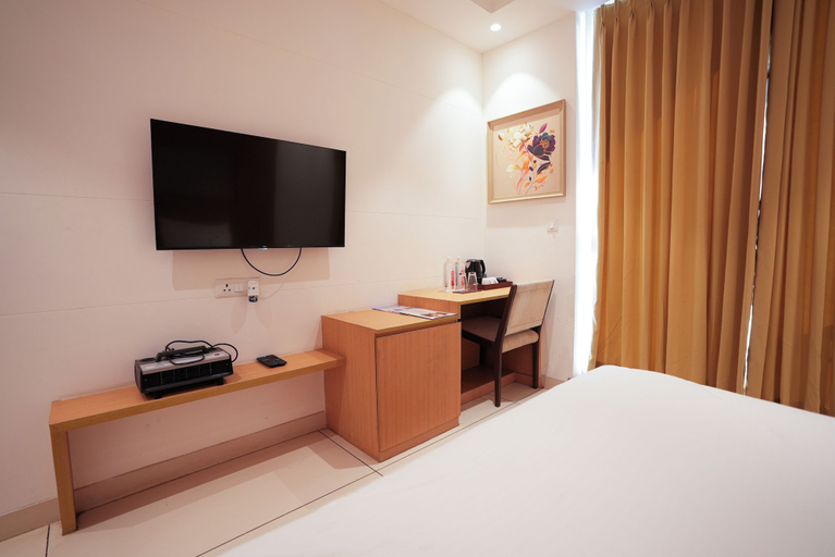 Room 3, Annekaa Heights, Mathura