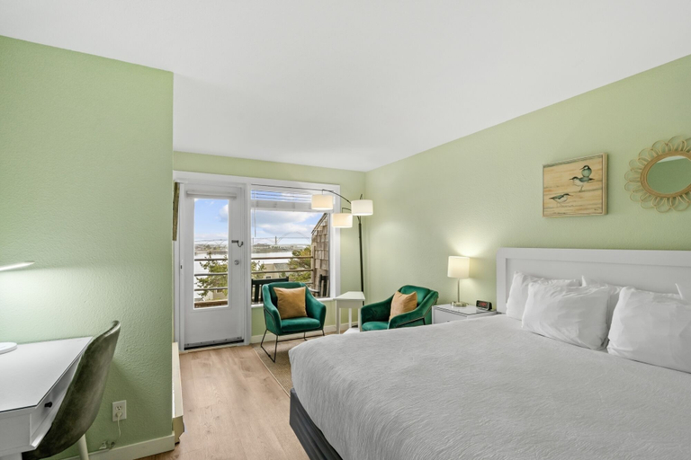 Bedroom 4, Embarcadero Resort Hotel & Marina, Lincoln