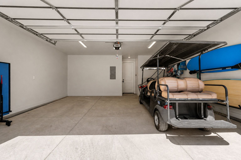 Interior 4, Vacation Mode 5 Bedroom Townhouse, Washington