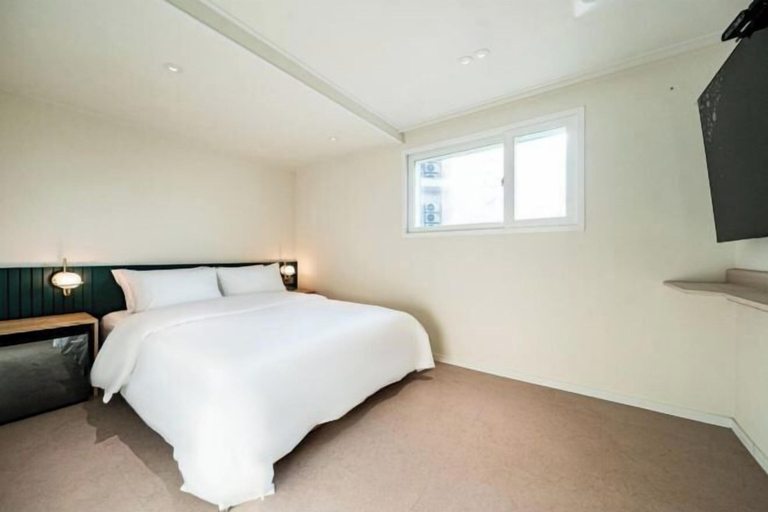Bedroom 2, Sinchon APL Hotel, Seodaemun