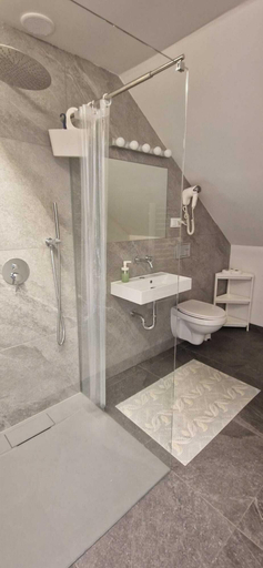 Bathroom 5, Osinscy Apartamenty, Braniewo