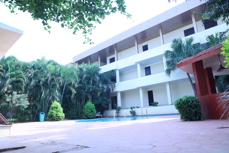 Pool 4, Hotel Badami Court, Bagalkot