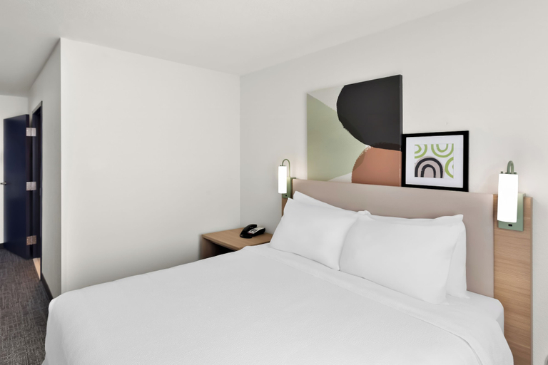 Bedroom 2, Spark by Hilton Beckley, Raleigh