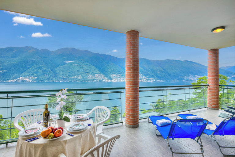 Others 4, Va Pensiero sul lago Stunning View, Varese