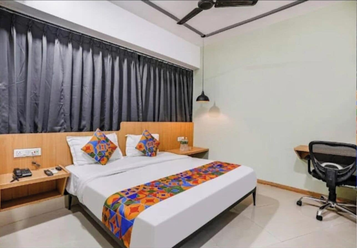 Room 3, Hotel Saarthi Inn Surat, Surat