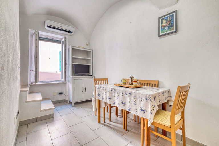 Dining 4, Sea Stone - 100m From The Sea, Savona