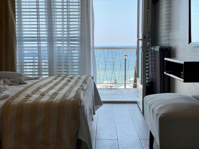 Bedroom 4, Gülplaj Hotel, Erdek