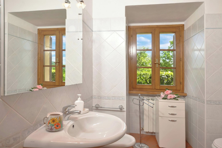 Bathroom 5, Casa Sofi, Siena