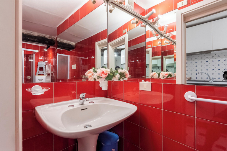 Bathroom 4, Charming Apartment Historic Center Camogli, Genova