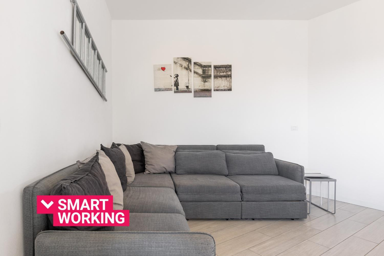 Shared lounge/TV area 5, Charming Mazzini Apartment by Wonderful Italy, Bologna