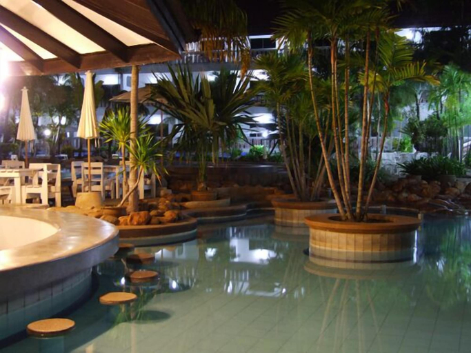 Poolside bar, Bannammao Resort, Sattahip
