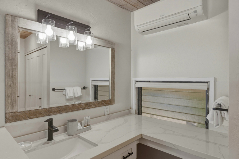 Bathroom 5, Prime Oceanfront 2br Loft - Unit C10 1 Bedroom Condo, Maui