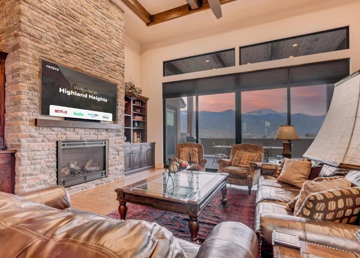 Interior 2, Highland Heights, El Paso