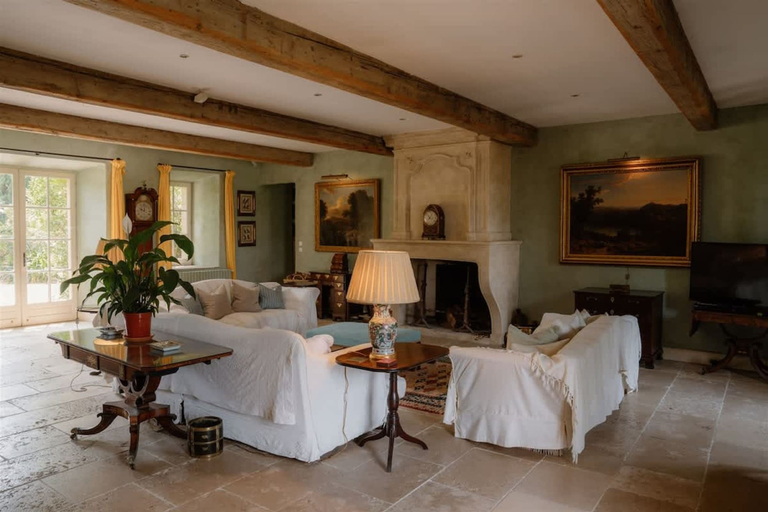Room 5, Luxury Villa on 650 Acre Estate With Pool, Aude