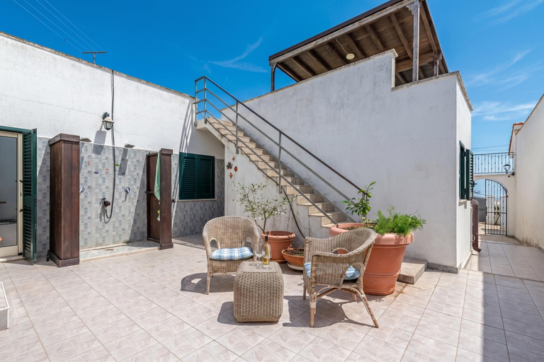 Terrace/patio 4, Kallisti Beach House With Private Garden, Lecce