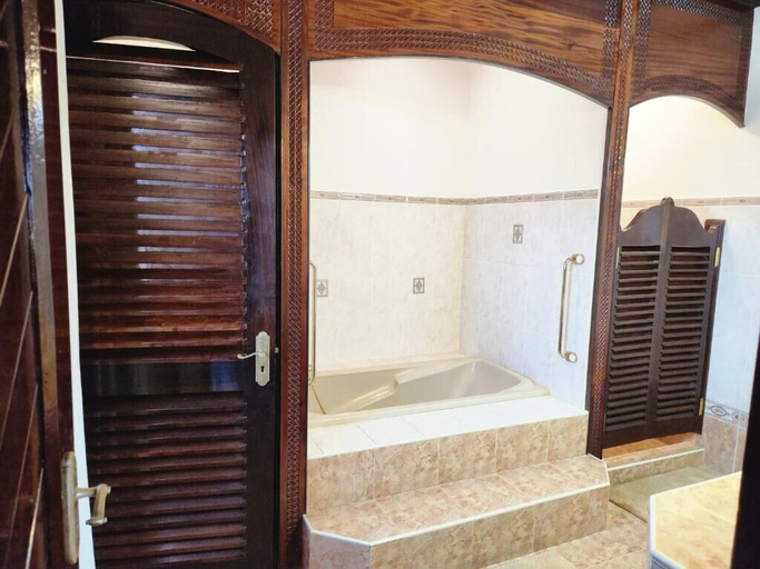 Bathroom 3, KILULU LUXURY PRIVATE ISLAND, Kilifi North