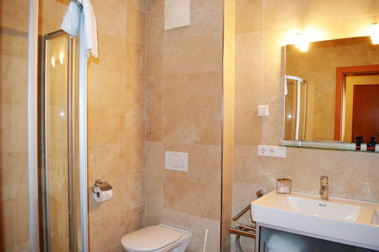 Bathroom 3, Avenida Style Appartements by Alpin Rentals - Incl Summercard, Zell am See