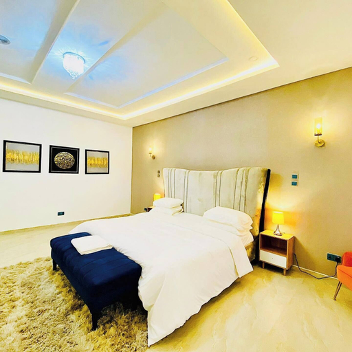 Room 3, H & H INN, Eti-Osa