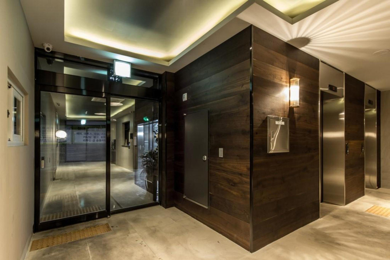 Public Area 2, Brown Dot Hotel Hadan, Sasang