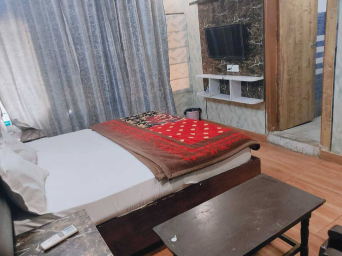 Room 4, Hotel Kaushal, Chamoli