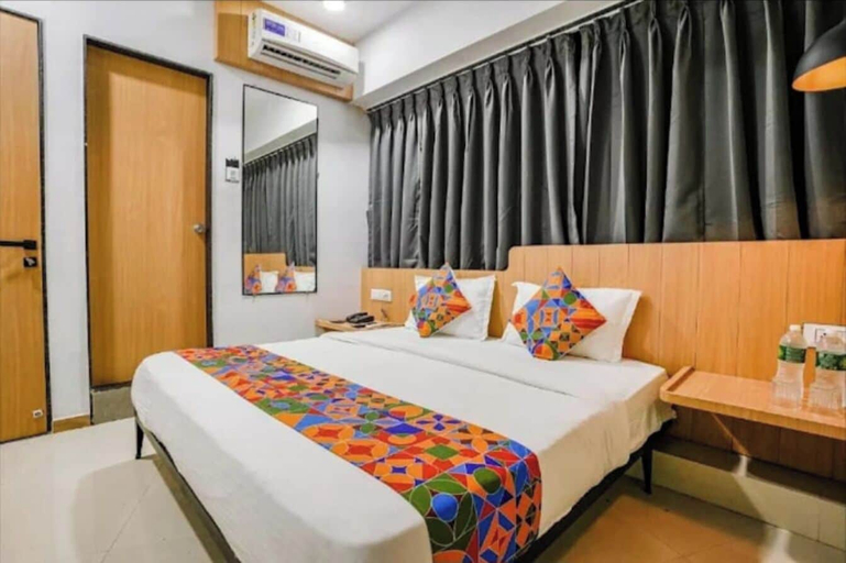 Room 5, Hotel Saarthi Inn Surat, Surat