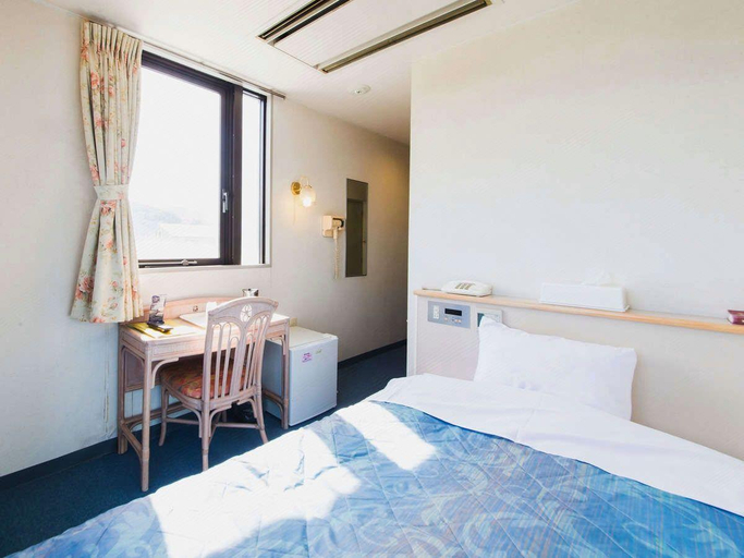 Bedroom 2, Aoikuni Hotel, Ainan