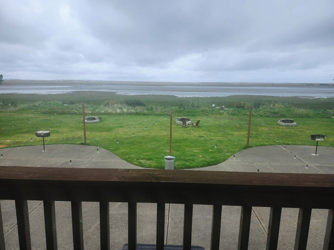 Property grounds 2, Tradewinds On The Bay, Pacific