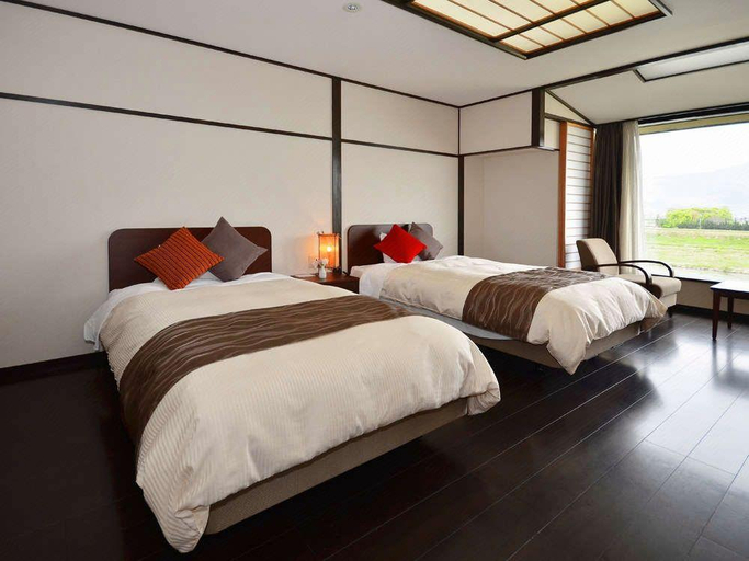 Bedroom 2, Harazuru no mai, Ukiha