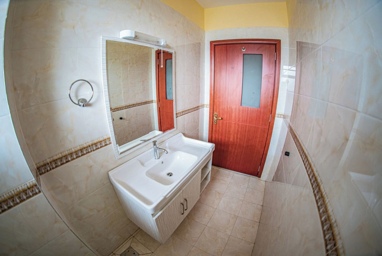 Bathroom 4, 3B Apt at Valley Arcade by Karibu Stays, Dagoretti North