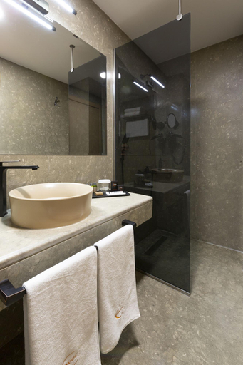 Bathroom 4, Avec Hotel, Merkez