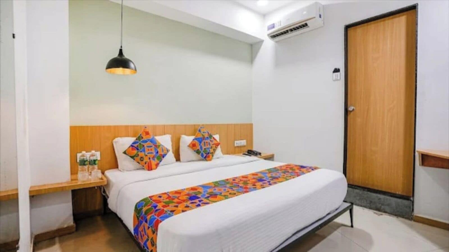 Room 2, Hotel Saarthi Inn Surat, Surat