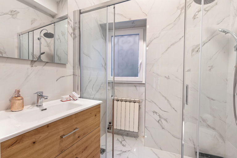 Bathroom 3, Gaia on Stresa Hill: 2BR With AC and Outdoor Space, Verbano-Cusio-Ossola