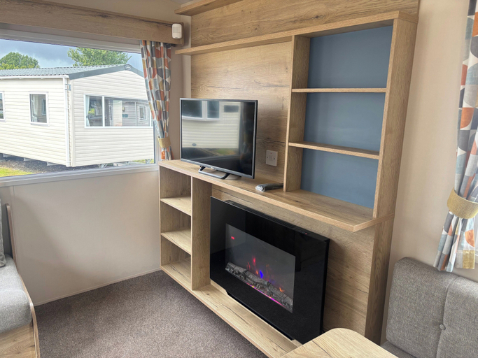 Living area 5, Caravan Sleeps 5 - Decking, Parking, Pet Friendly, Lancashire